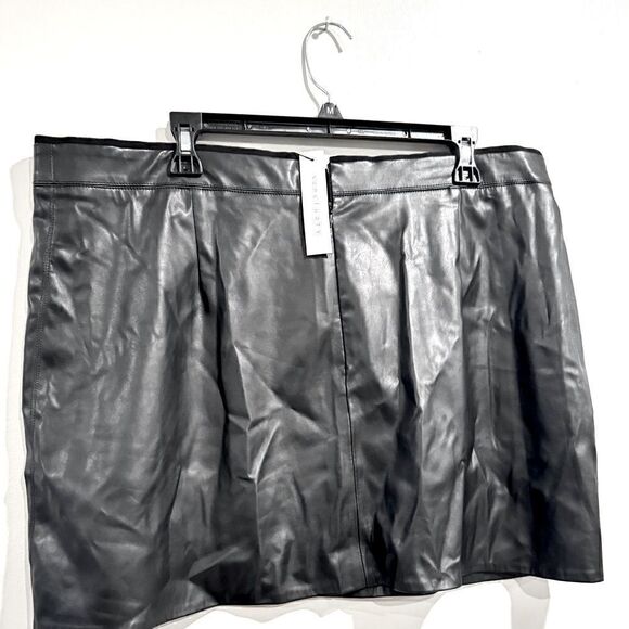 SANCTUARY Mid-Rise Faux-Leather Mini Skirt Women's 14 Black Zip Closure At Back - Picture 7 of 9
